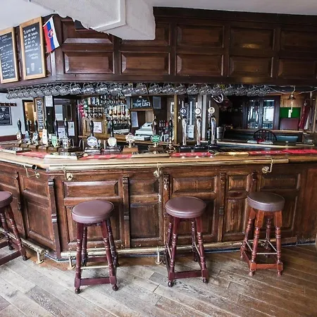 Waggon And Horses 3*