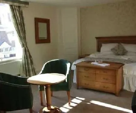 The Waggon & Horses 3*