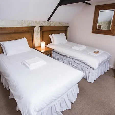 The Waggon & Horses 3*