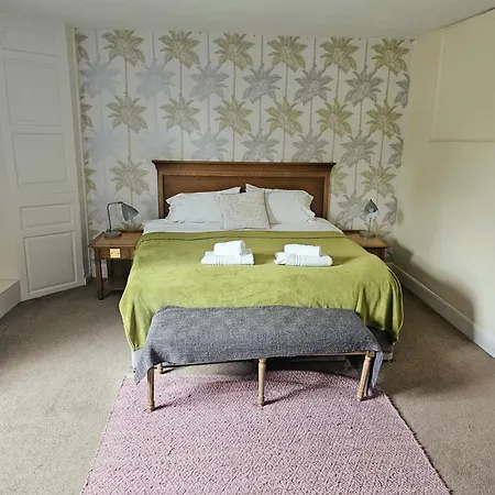 The Waggon & Horses 3*