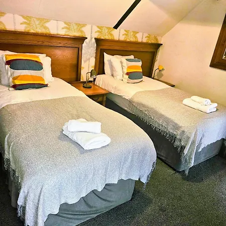 The Waggon & Horses 3*